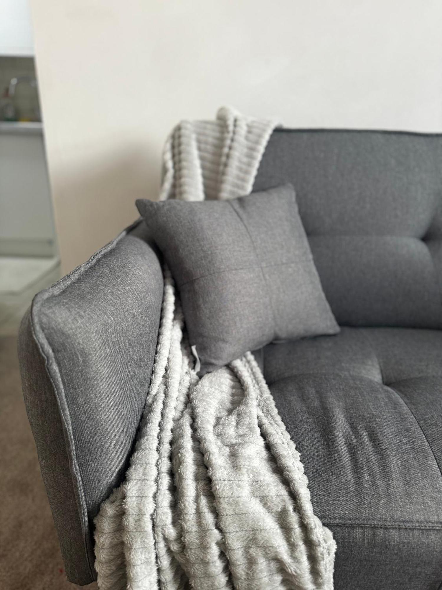 5 Min From Westfield, Stratford, , And Elizabeth Olympic Park With Free Netflix Apartamento