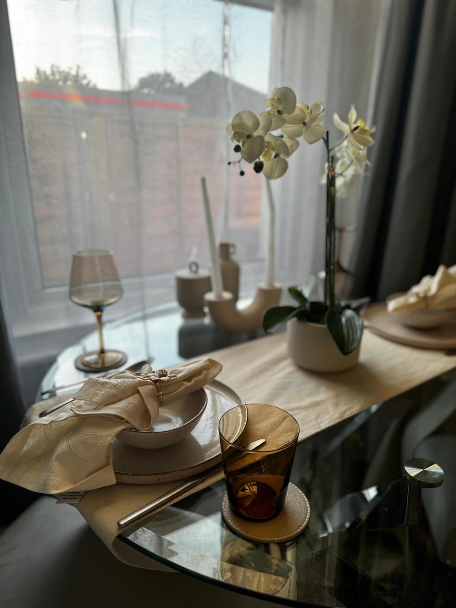 5 Min From Westfield, Stratford, , And Elizabeth Olympic Park With Free Netflix Londres