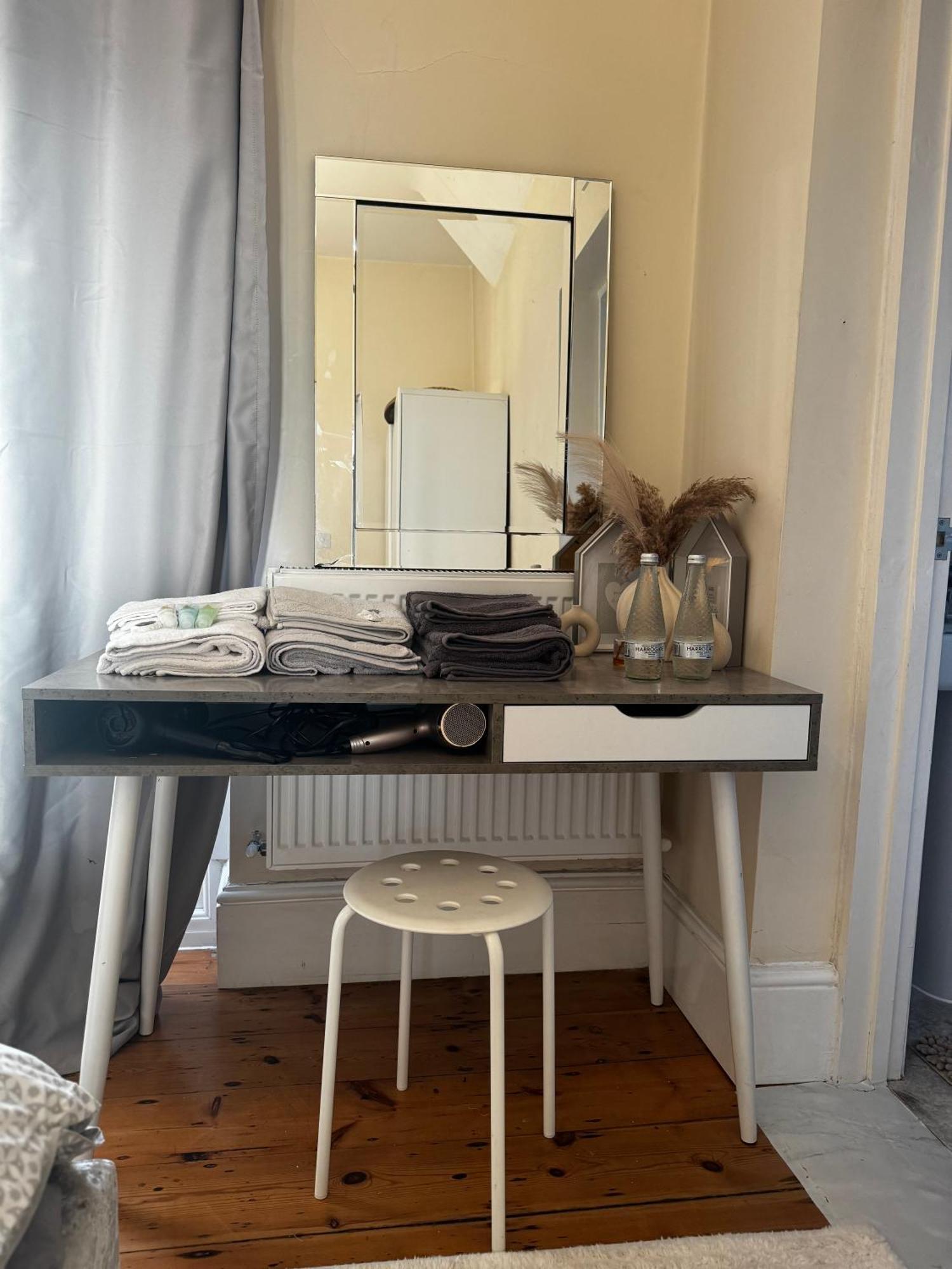 5 Min From Westfield, Stratford, , And Elizabeth Olympic Park With Free Netflix Apartamento
