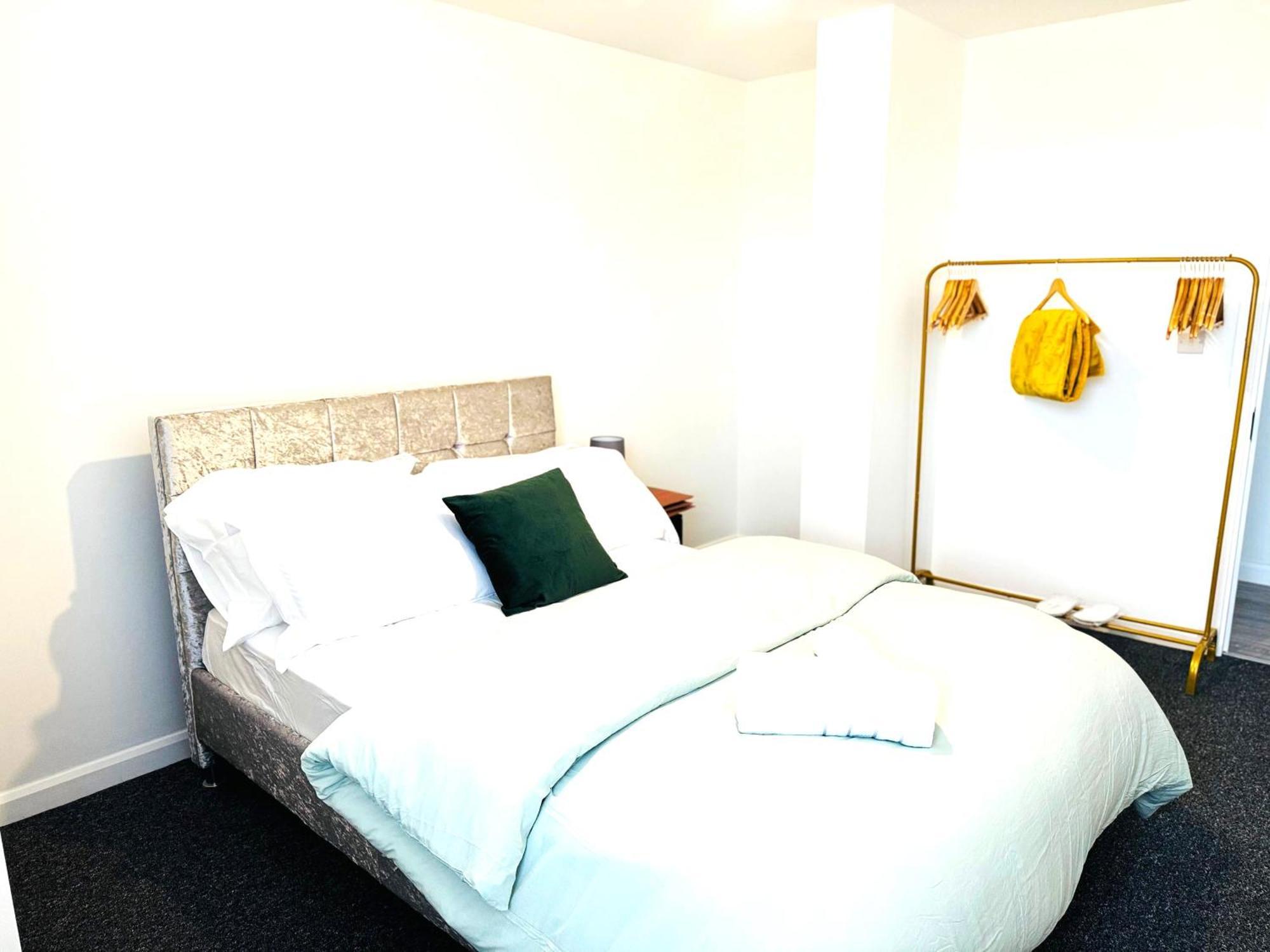 Appartement Away From 2 Bedroom Flat 5 Minutes Walk To Alexander Palace Station 15 Min Via Tube To Central With Free Parking