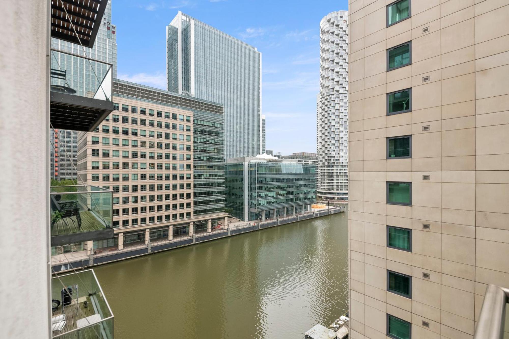 Londwell, Canary Wharf River Thames Balcony Penthouse Apartment *