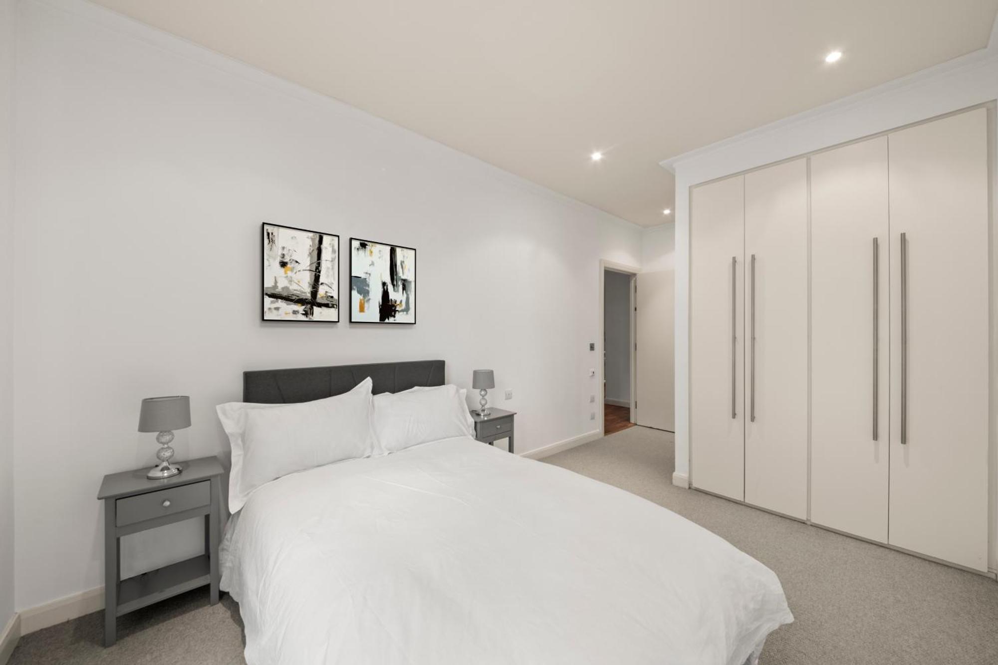 Londwell, Canary Wharf River Thames Balcony Penthouse Apartment London