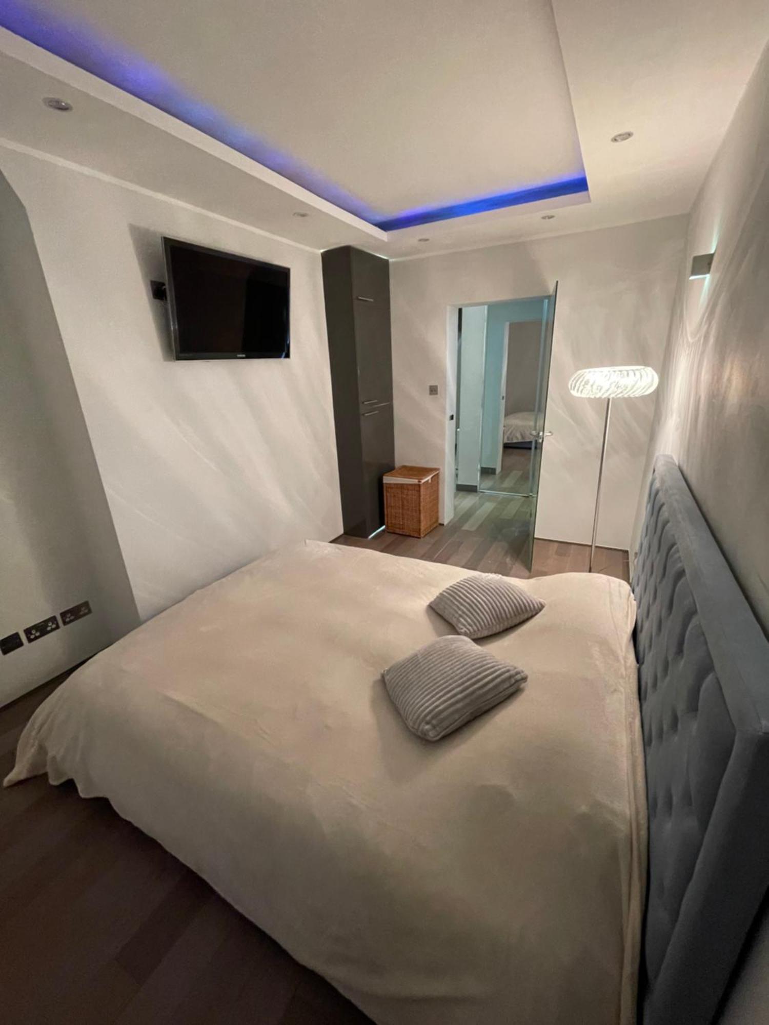 Covent Garden Two Bedroom Flat Apartment London