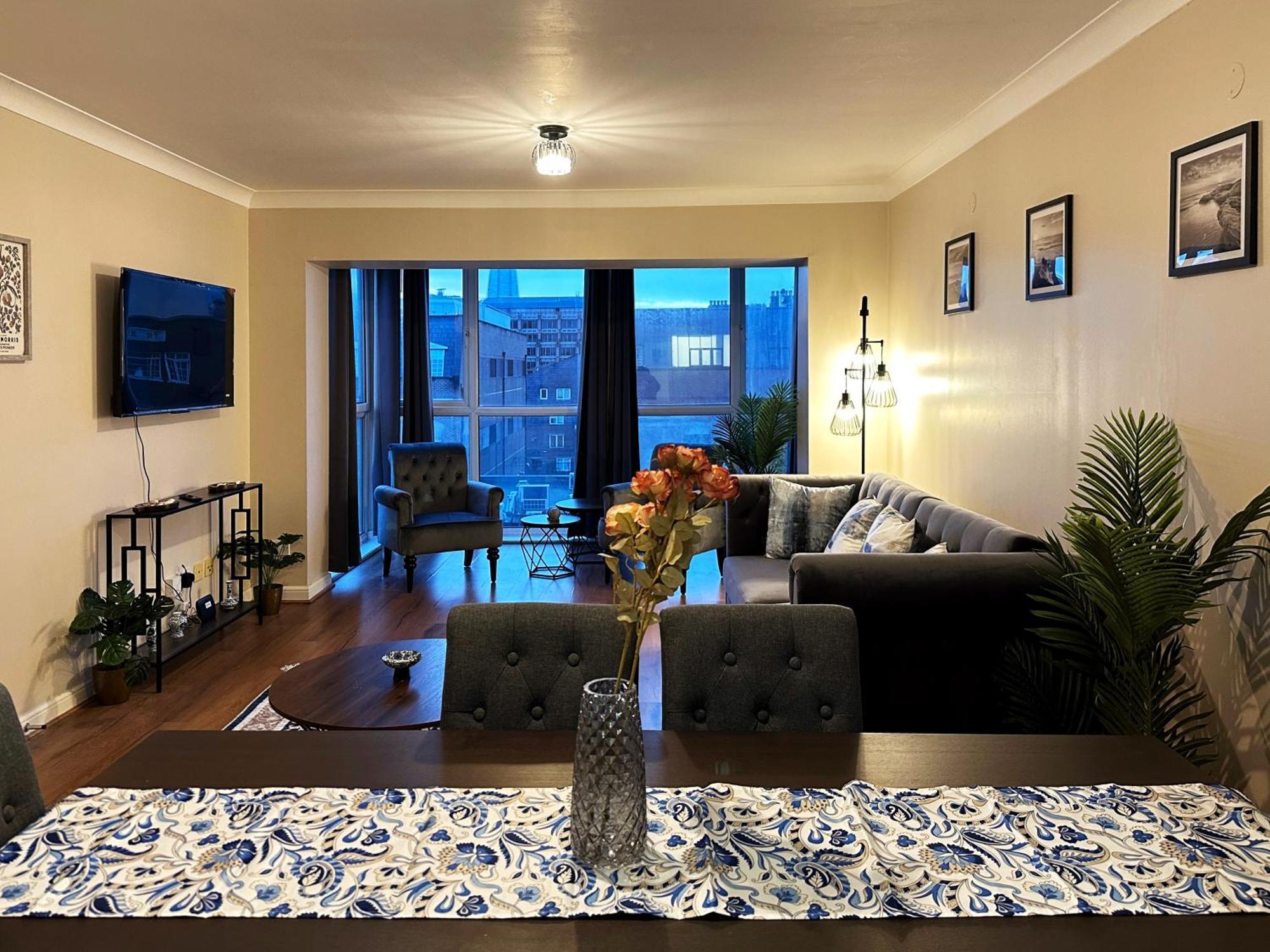 Betty's Place In Tower Hill - 2 Double Beds, Max 4 People, Great Location In * Londres