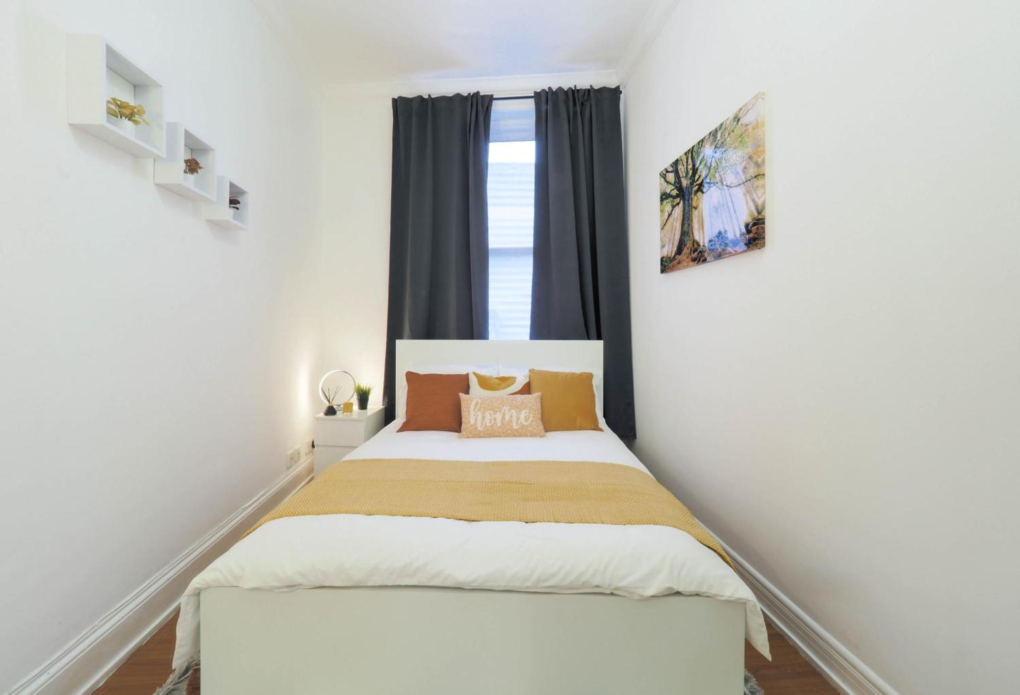 F1 Cozy 2 Bed Flat Opposite Olympia Sleeps 5 People Apartment London