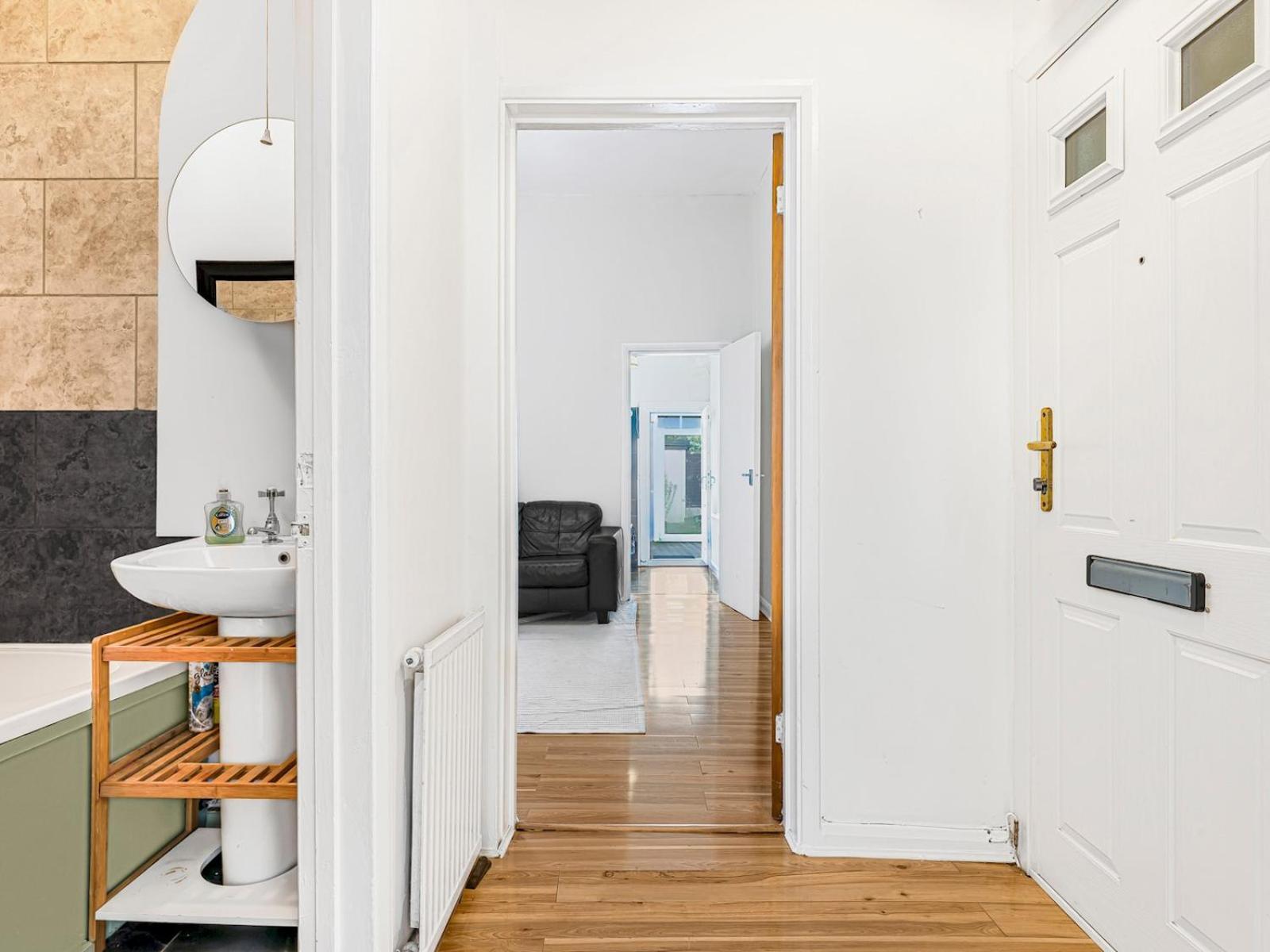 Bright & Cozy East 1-bed Flat With Garden Appartement