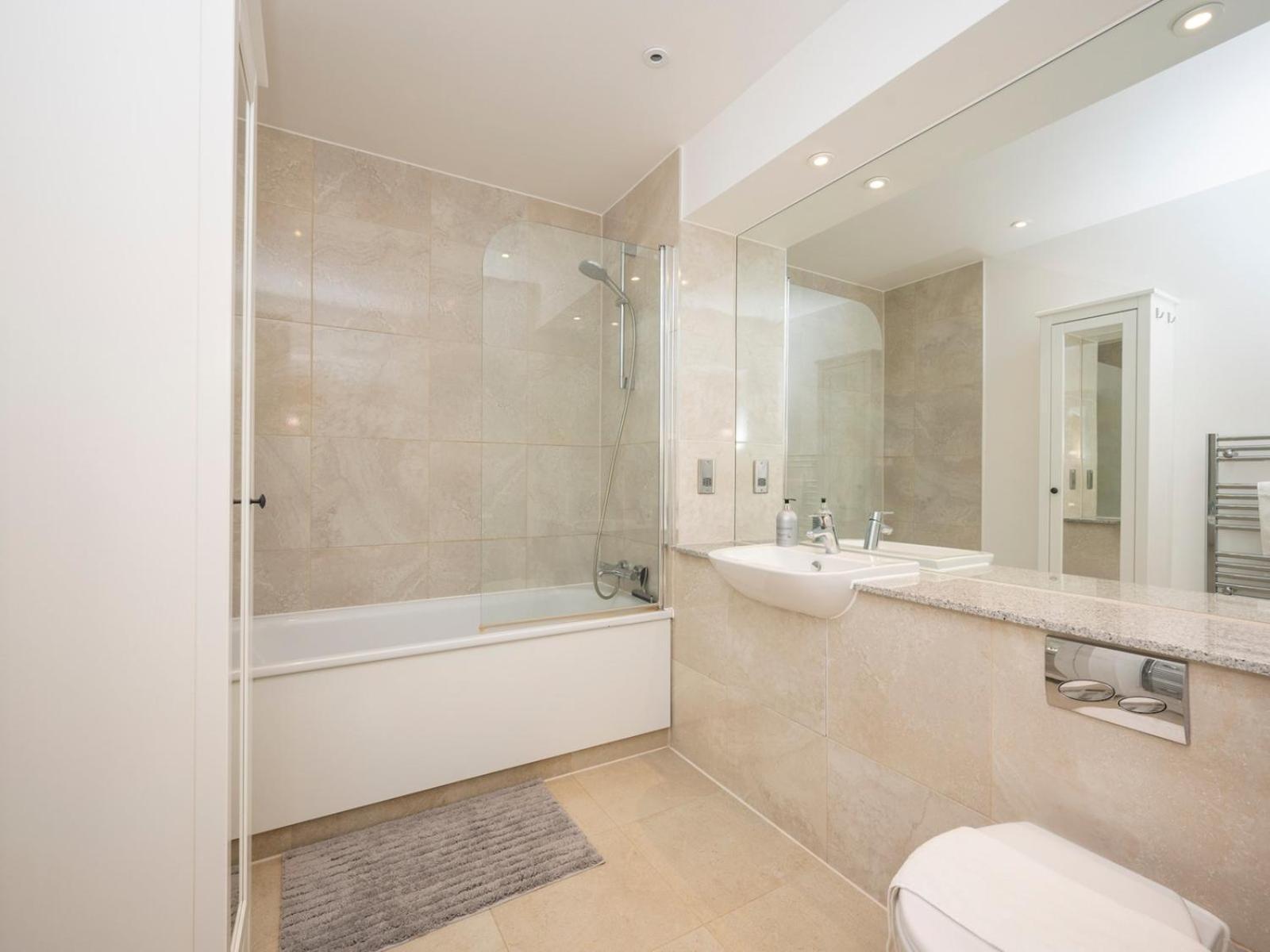 Hébergement de vacances Camberwell Central Spacious Townhouse Se5 Pass The Keys Londres