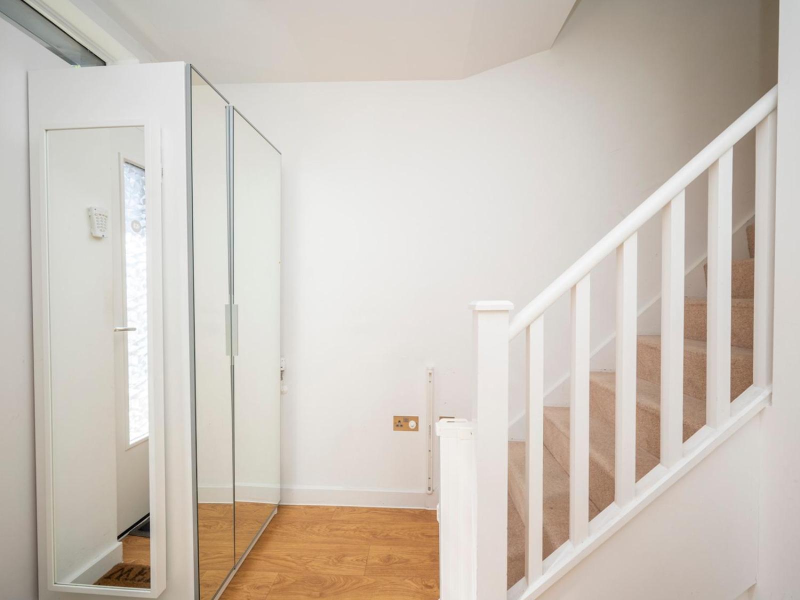 Hébergement de vacances Camberwell Central Spacious Townhouse Se5 Pass The Keys Londres