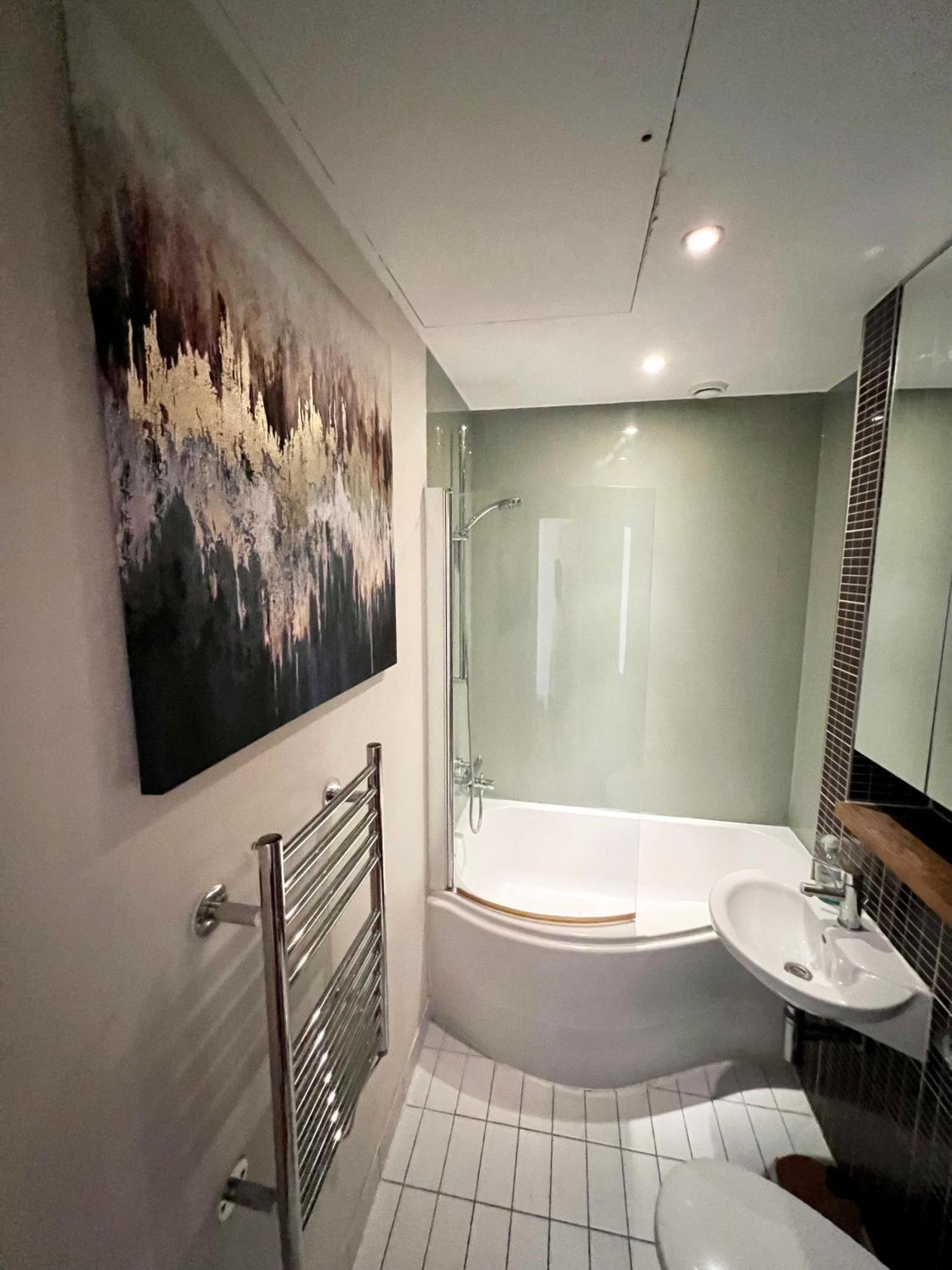 Apartamento Luxury With Super Fast Wifi Gated Development Londres
