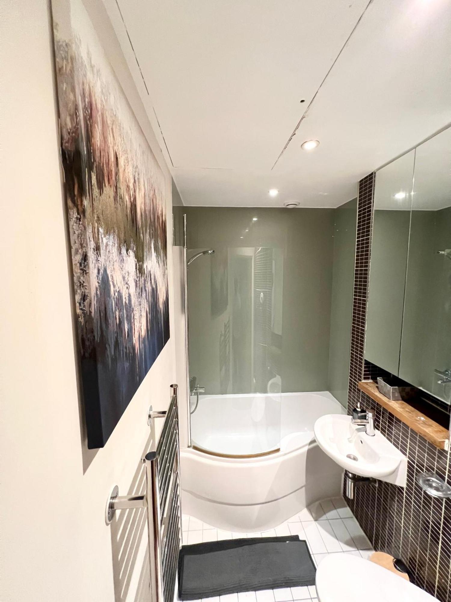 Luxury With Super Fast Wifi Gated Development Londres