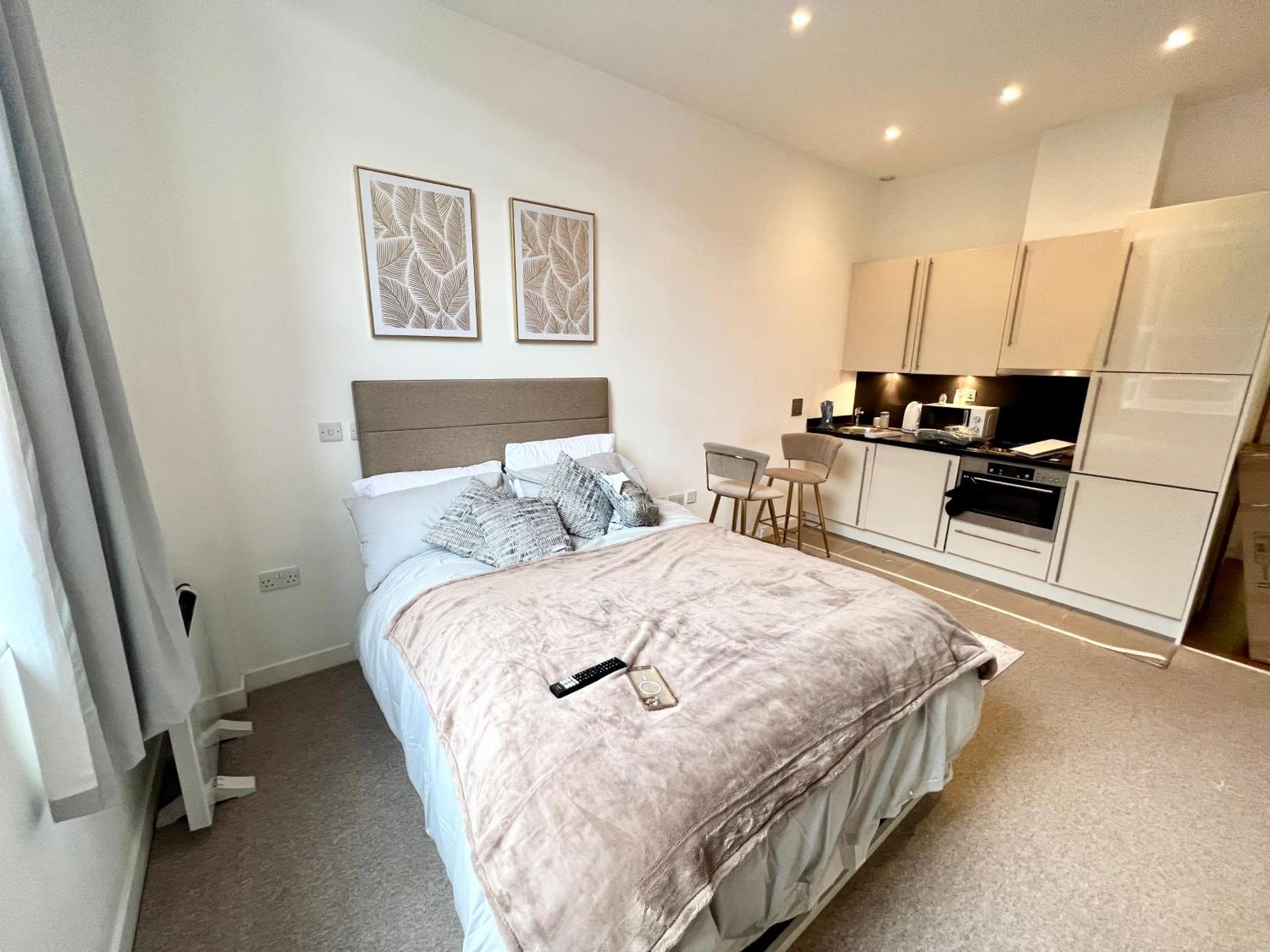 Appartement Luxury With Super Fast Wifi Gated Development Londen