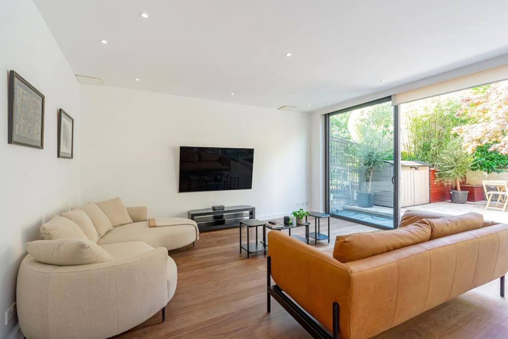 Stunning 4 Bedroom In Holland Park * Londres
