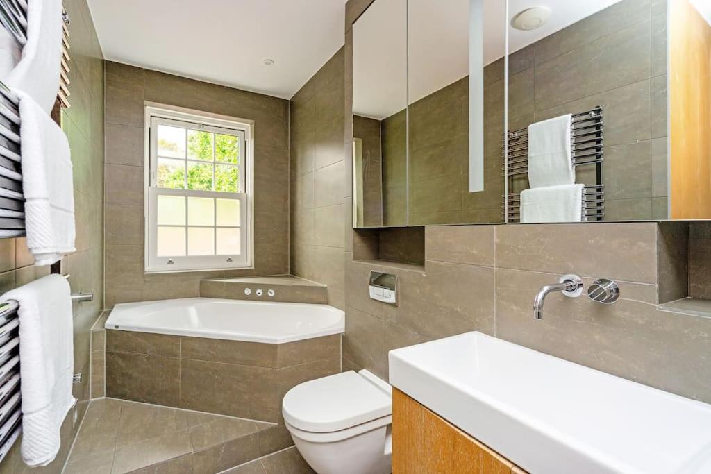 Appartement Stunning 4 Bedroom In Holland Park *