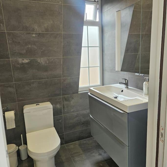 Apartamento Stunning 4 Bedroom In Holland Park Londres