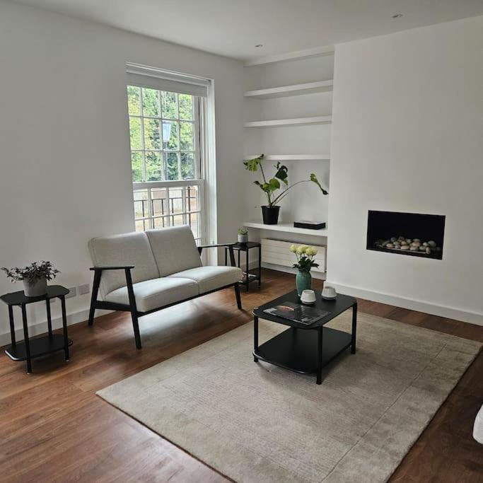Stunning 4 Bedroom In Holland Park Appartement