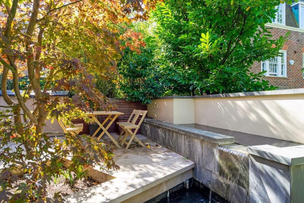 Stunning 4 Bedroom In Holland Park Appartement