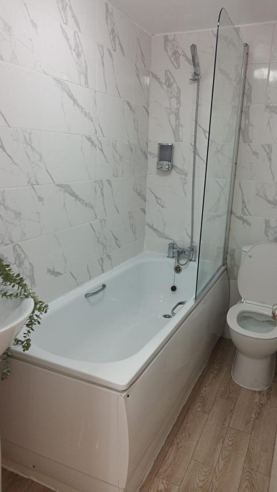 F2 2 Bed Flat In Hammersmith Opposite Olympia - Sleeps 5 People Londres