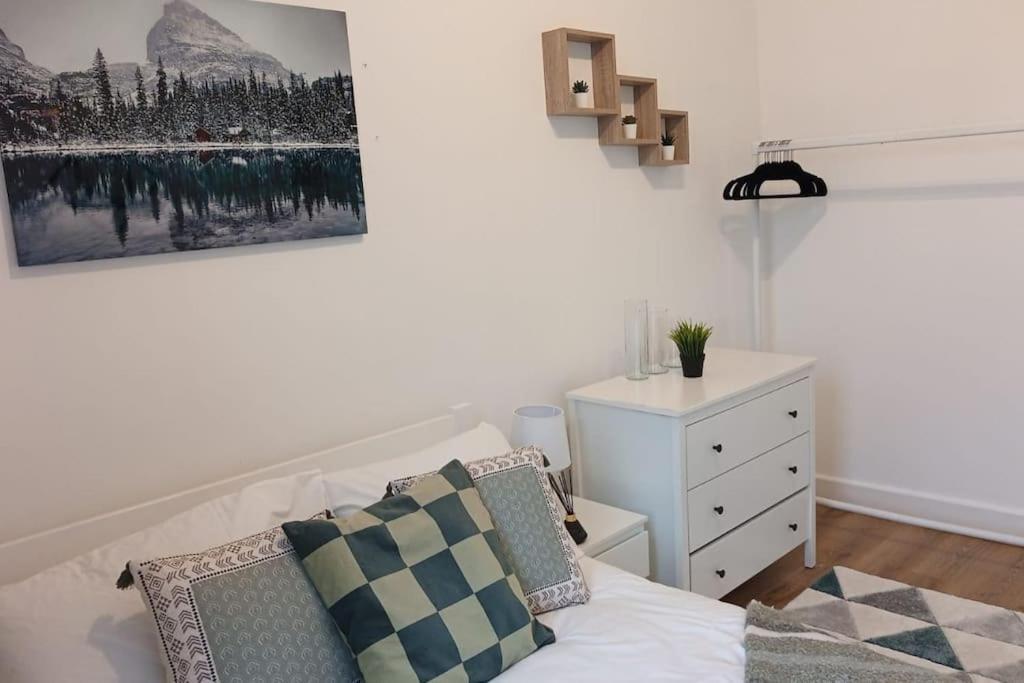 Appartement F2 2 Bed Flat In Hammersmith Opposite Olympia - Sleeps 5 People