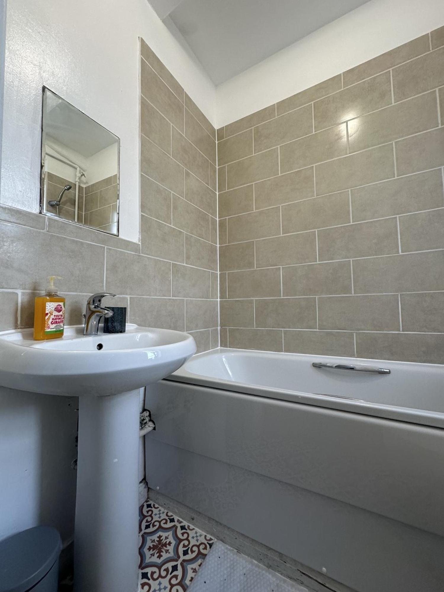 Chic 3 Bedroom Flat Ontower Bridge *