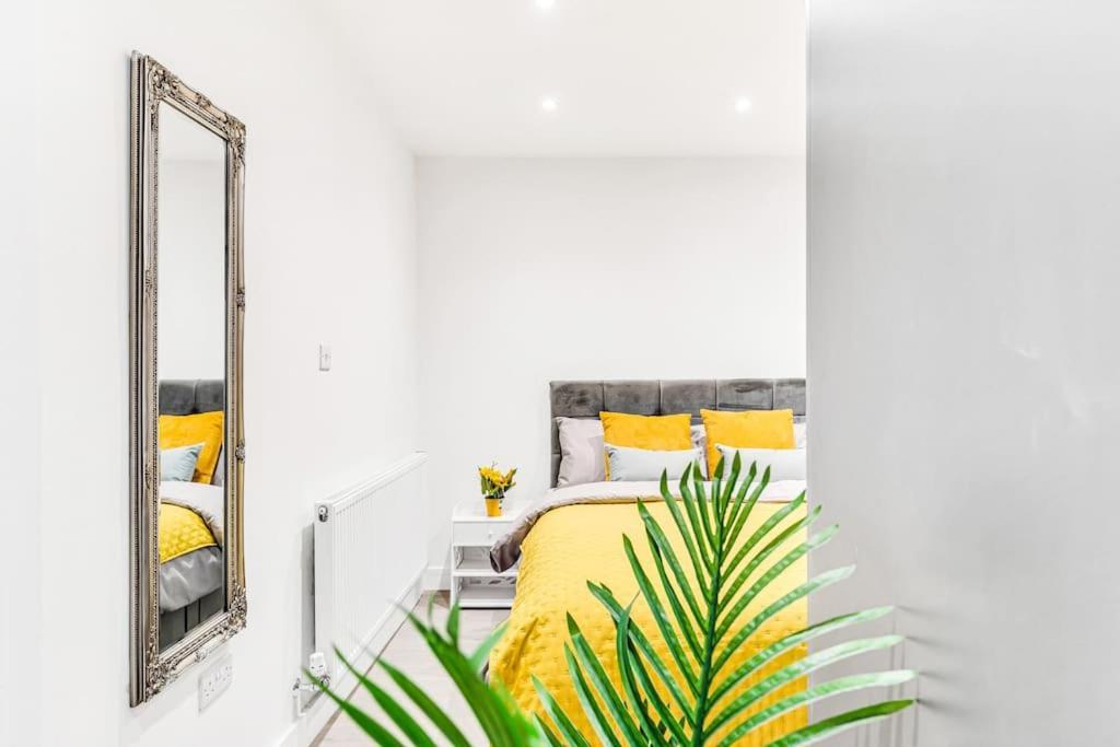 Apartment Luxaway Holland Park With Ac - Sleeps 8 London