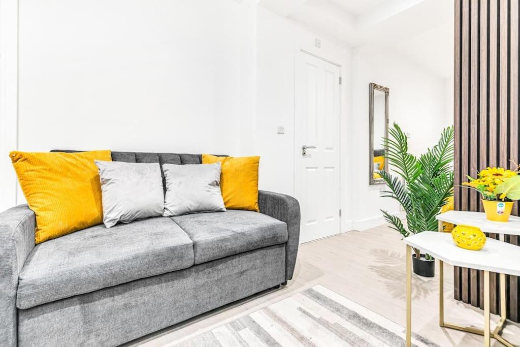 Apartment Luxaway Holland Park With Ac - Sleeps 8 *