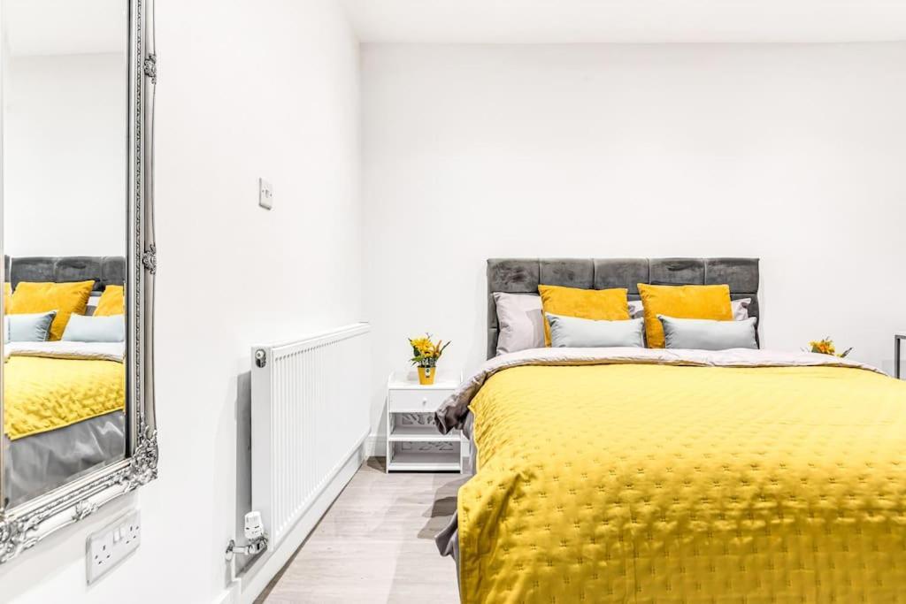 Luxaway Holland Park With Ac - Sleeps 8 Apartment London
