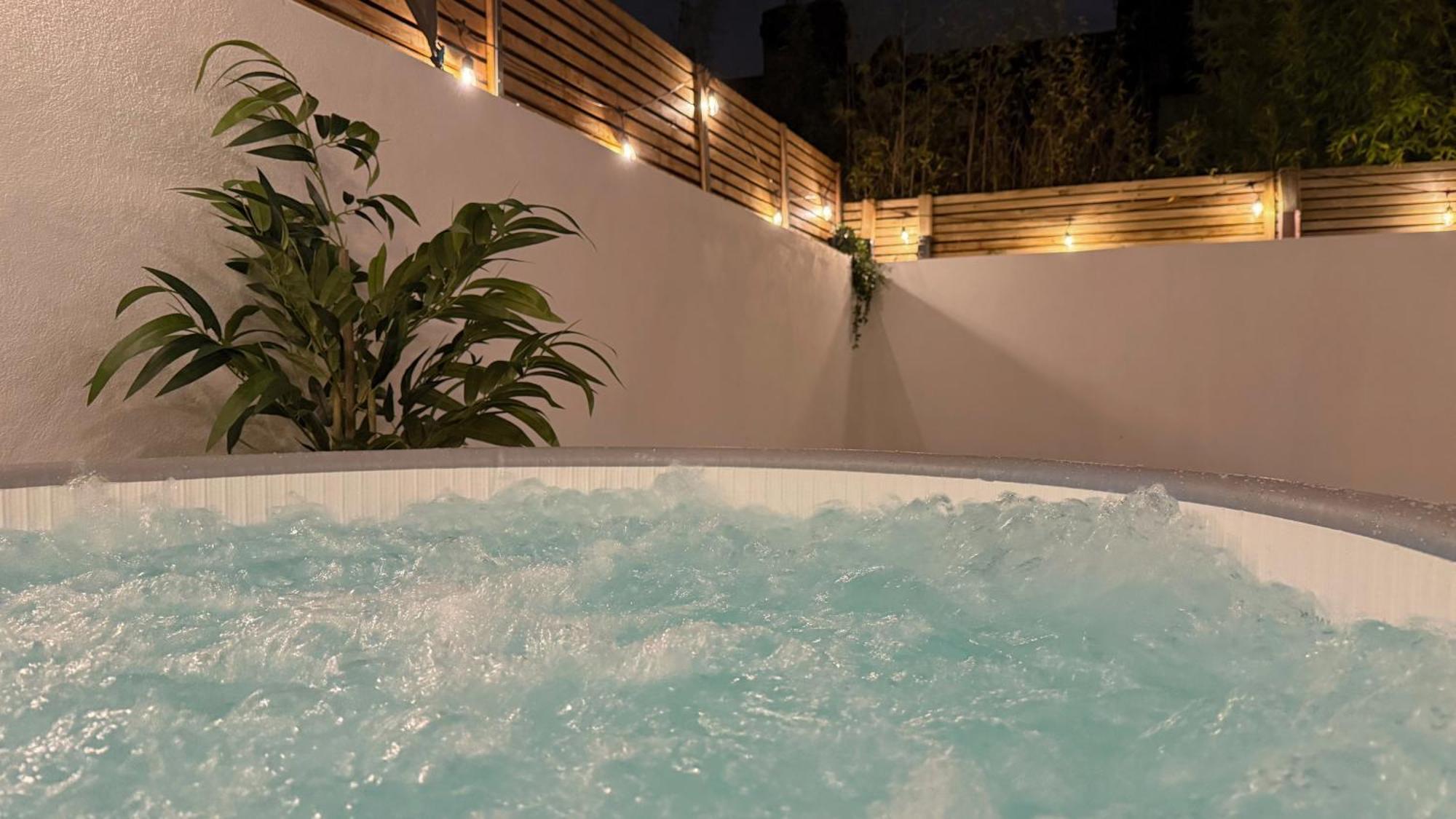 Acton - Hot Tub, Cinema & Gaming * Londres