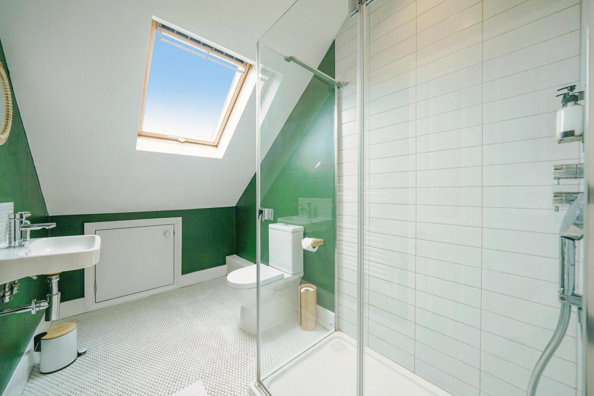 Acton - Hot Tub, Cinema & Gaming Villa Londres