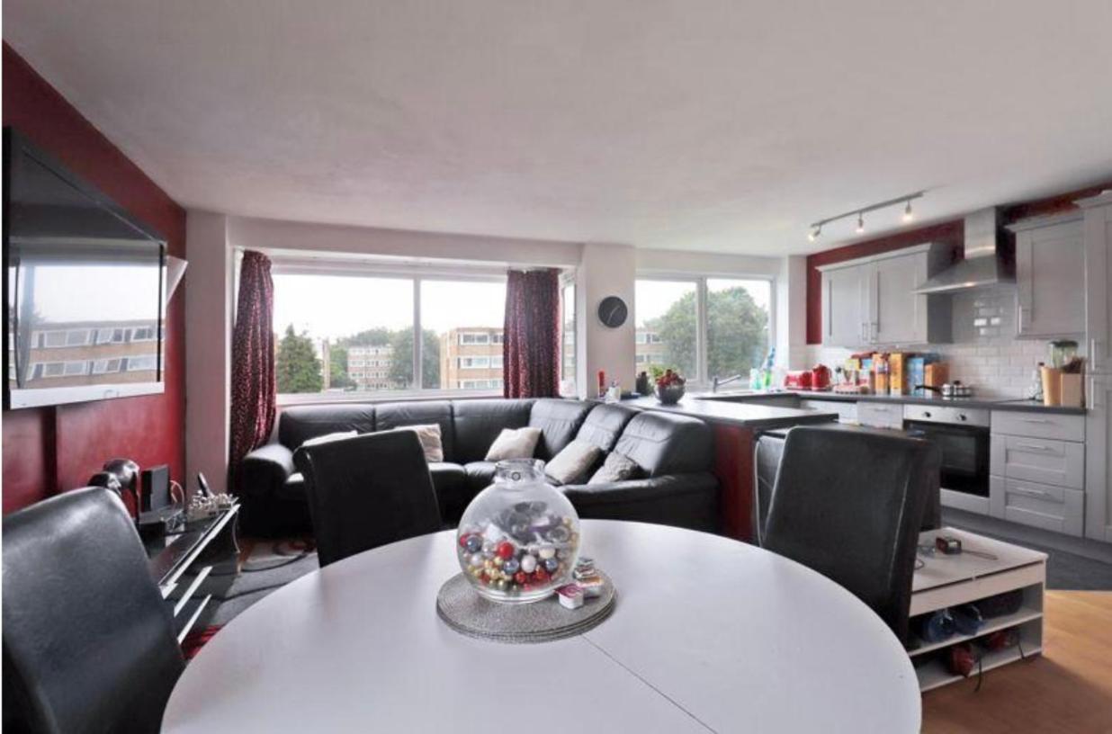 Spacious Wanstead Apartment- Sleeps 4! * Londres