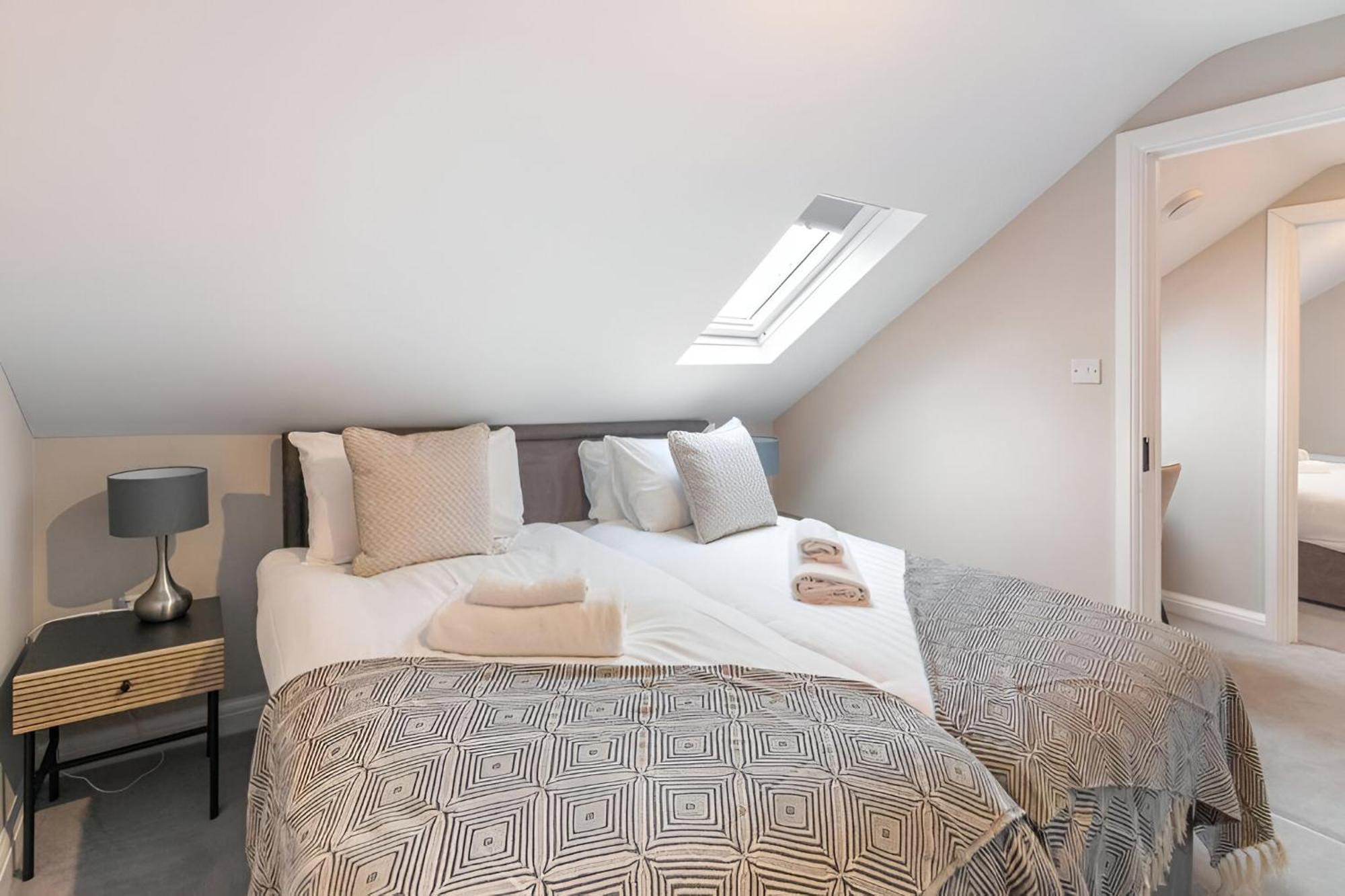 Apartamento Earthy Elegance Stylish 4br For Urban Escapes