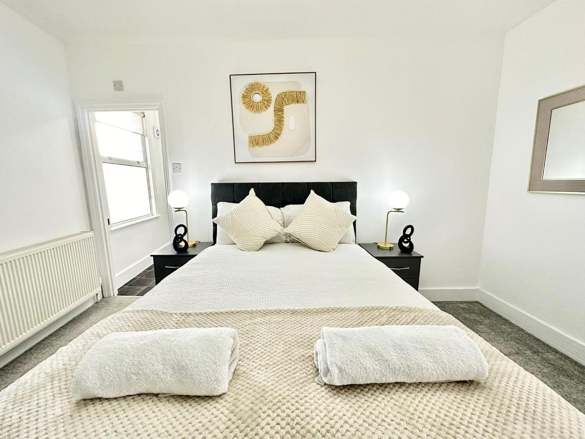Central Two Bedroom Apartment London