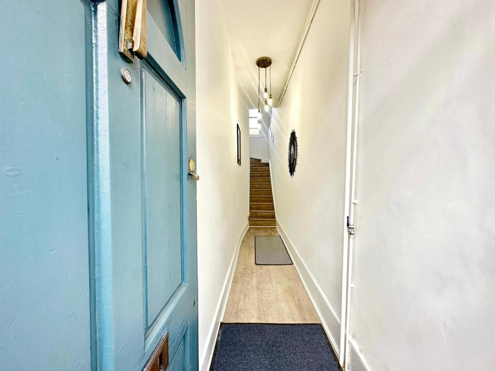 Central Two Bedroom * Londen