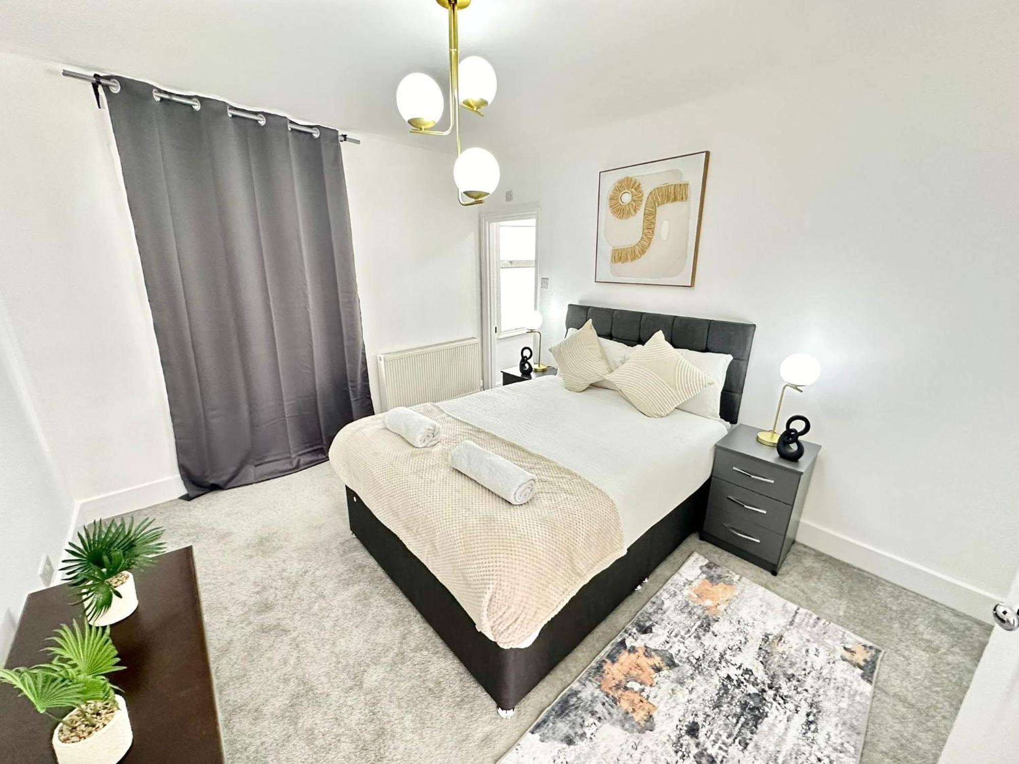 Central Two Bedroom Apartment