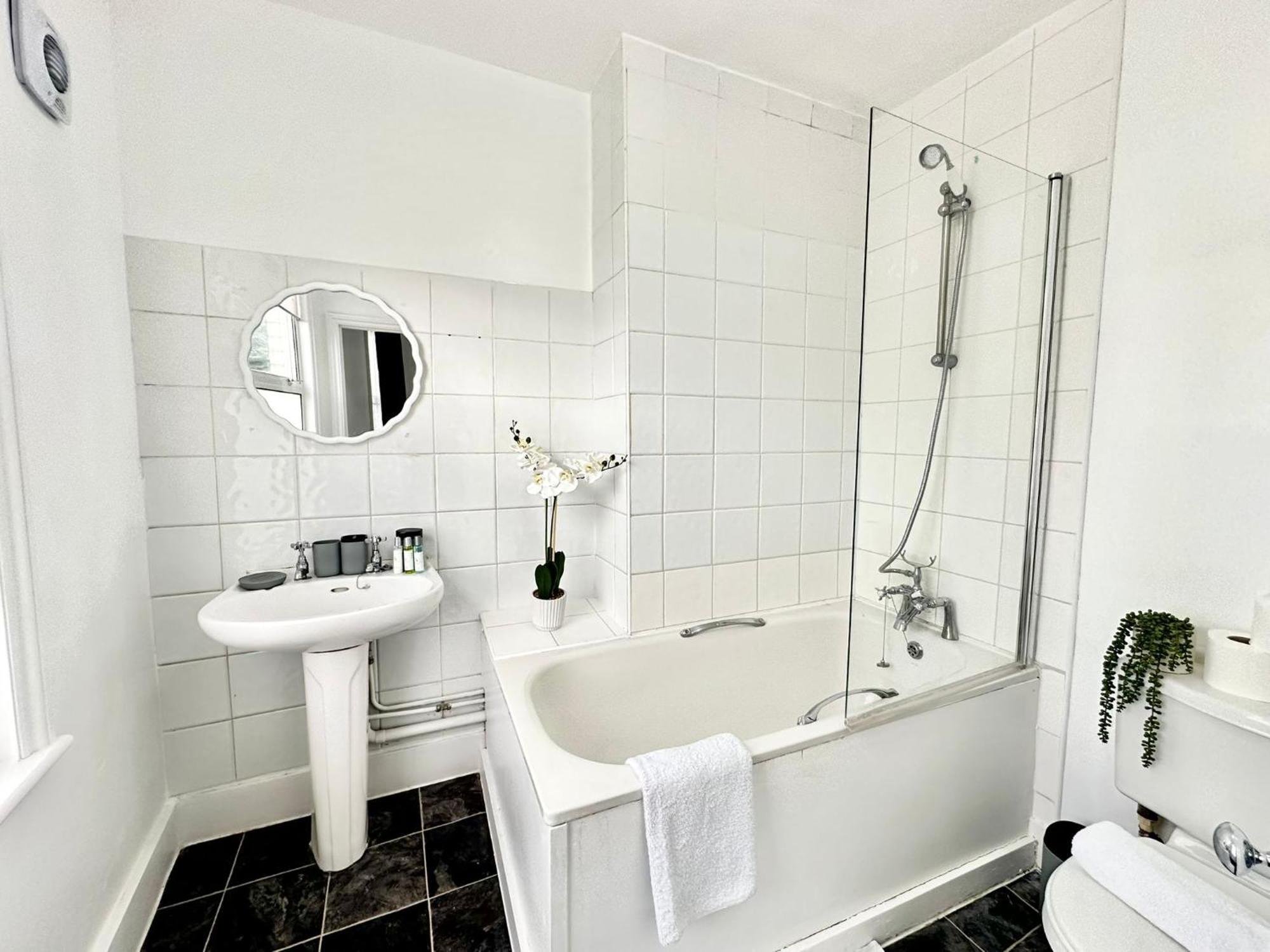 Central Two Bedroom * London
