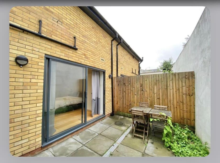 Luxury 4-bed With Balcony & Garden, Near Emirates Stadium, 15 Mins To Appartement *