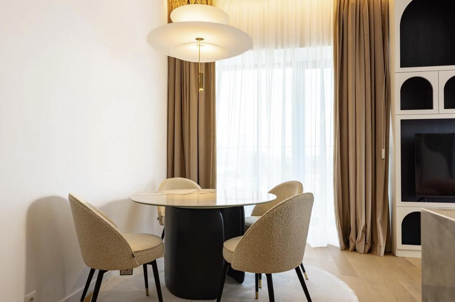 Appartement Lovely 4 Bdr Parking