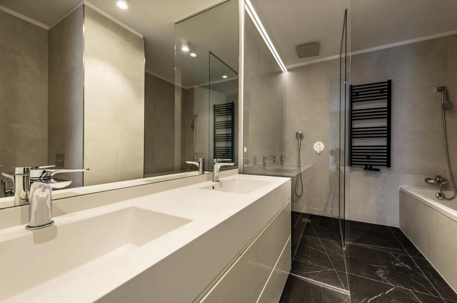 Lovely 4 Bdr Parking Appartement Londres