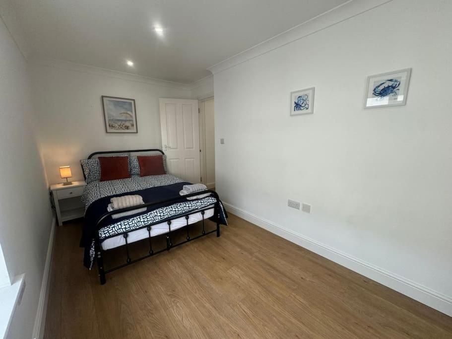 2 Bedroom, Parking, Hounslow St * Londres