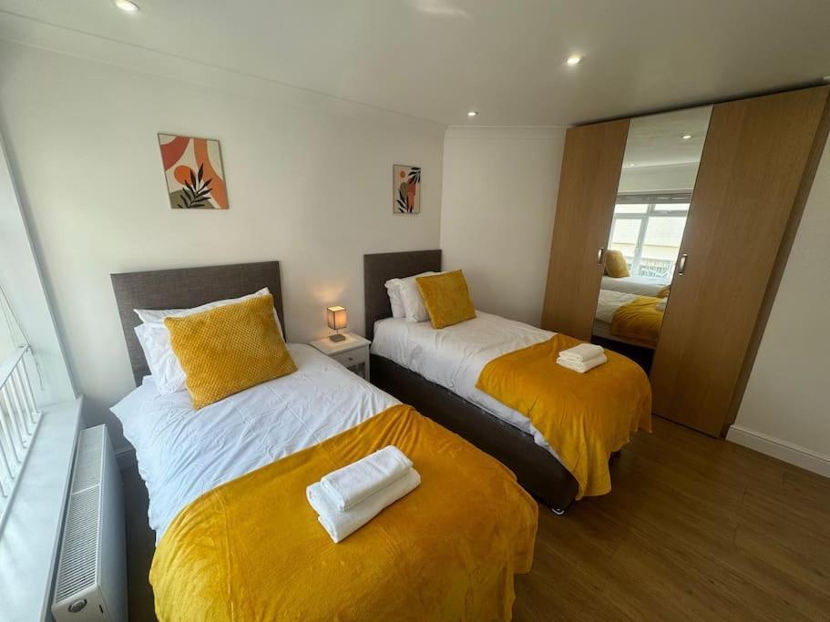 2 Bedroom, Parking, Hounslow St Appartement Londres