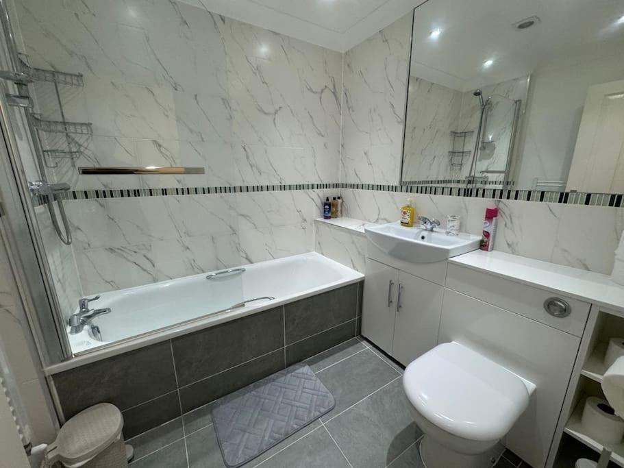 Appartement 2 Bedroom, Parking, Hounslow St