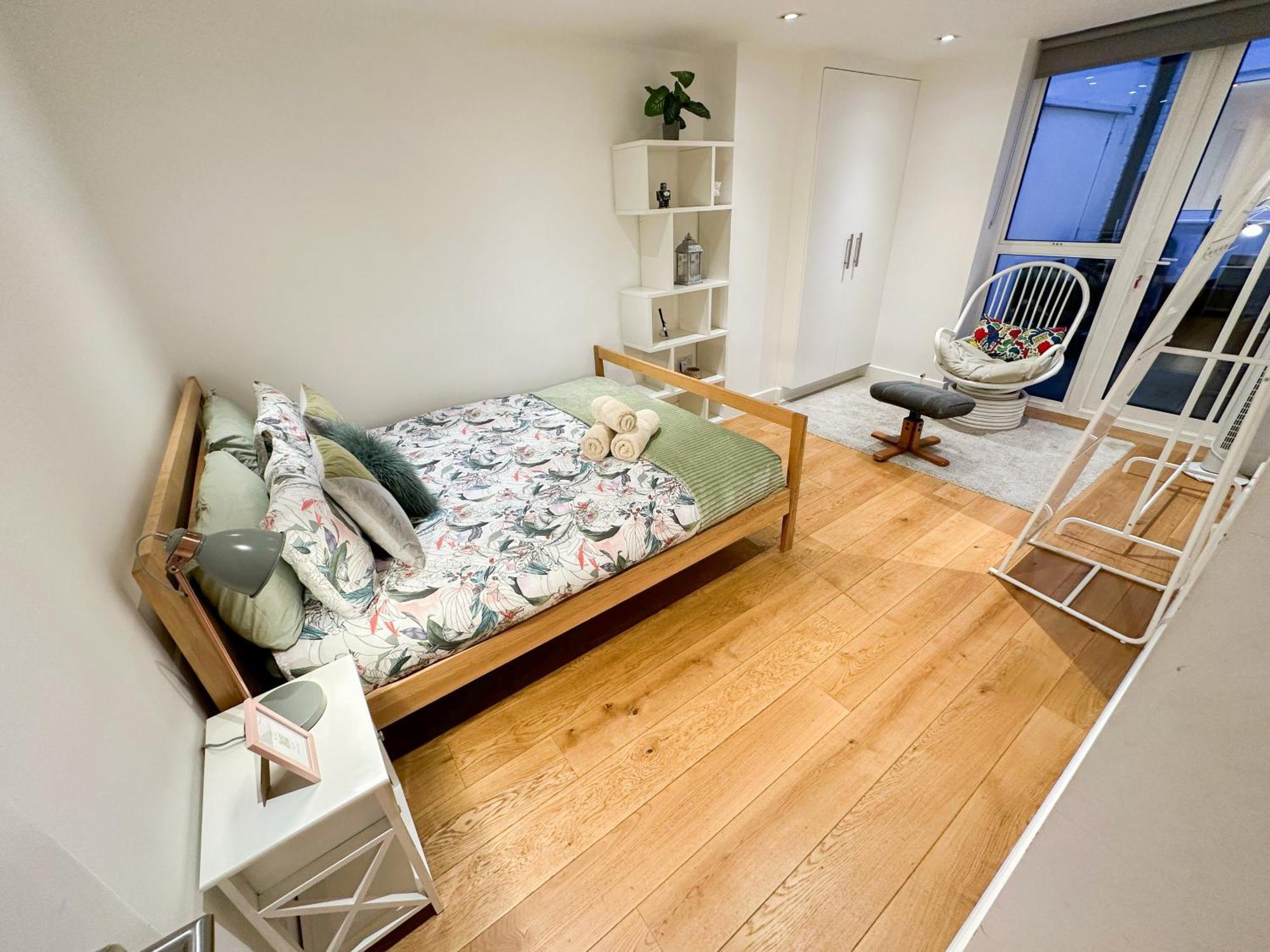 Chic 3 Bedroom Flat With Private Terrace In Holloway Near Finsbury Park Appartement