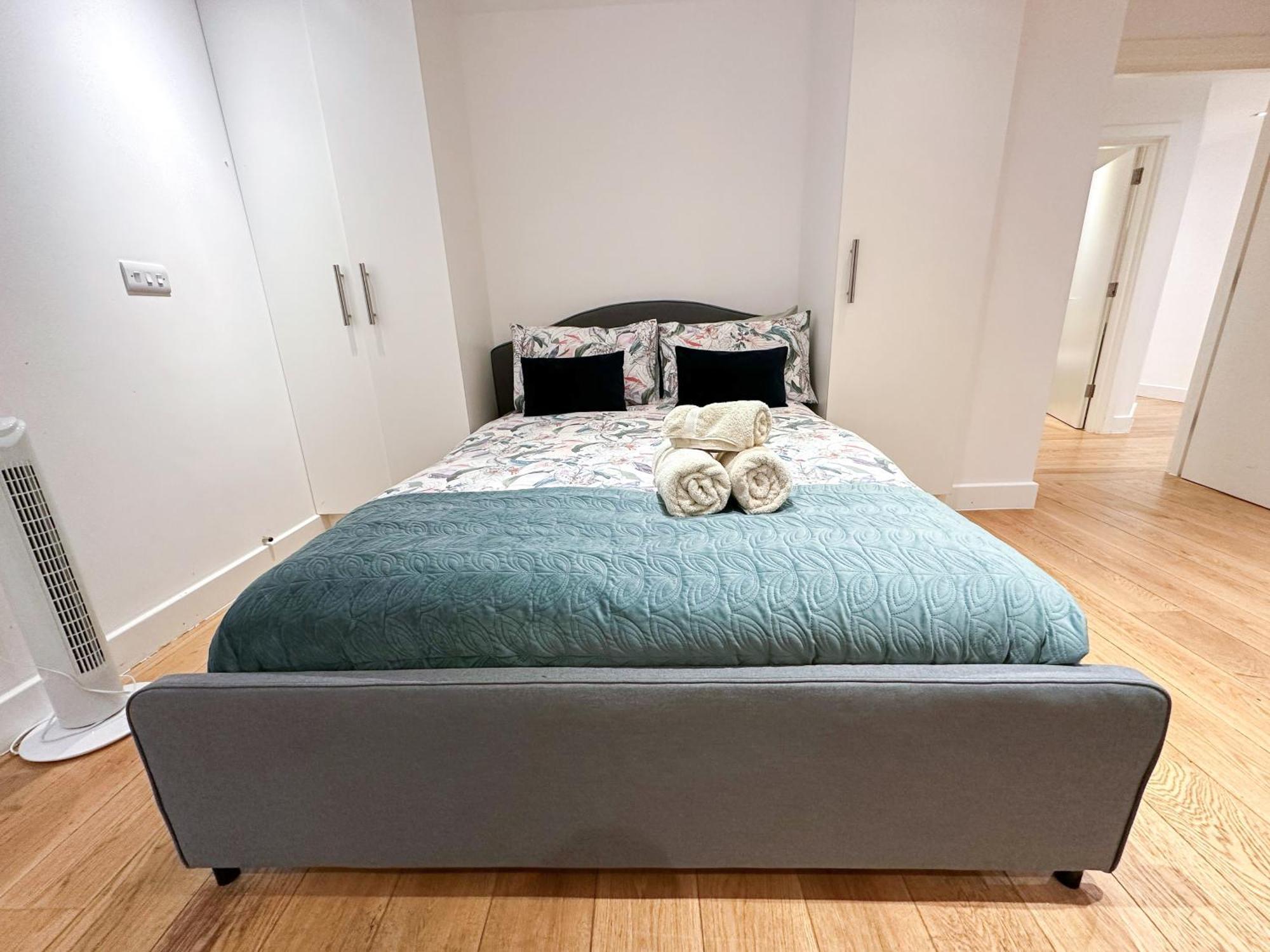 Chic 3 Bedroom Flat With Private Terrace In Holloway Near Finsbury Park Appartement