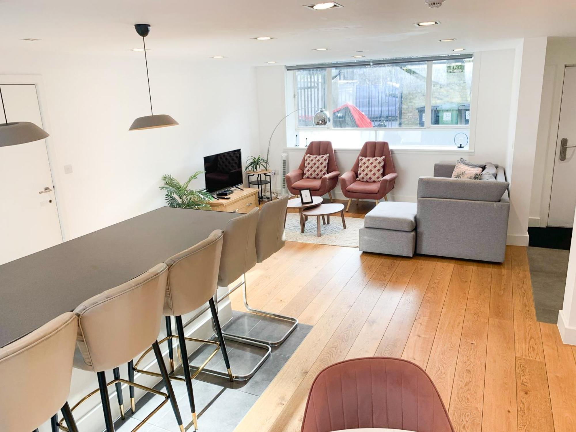 Chic 3 Bedroom Flat With Private Terrace In Holloway Near Finsbury Park Appartement