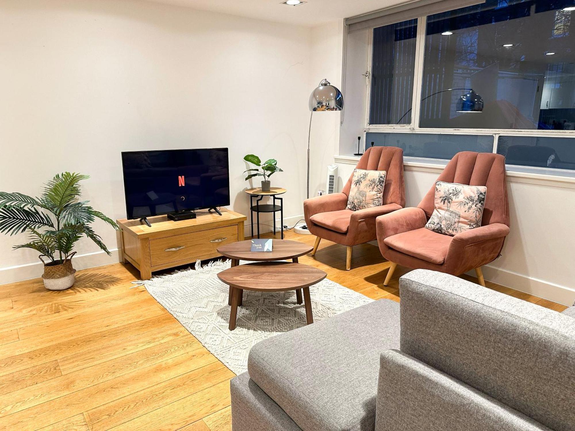 Chic 3 Bedroom Flat With Private Terrace In Holloway Near Finsbury Park Appartement *