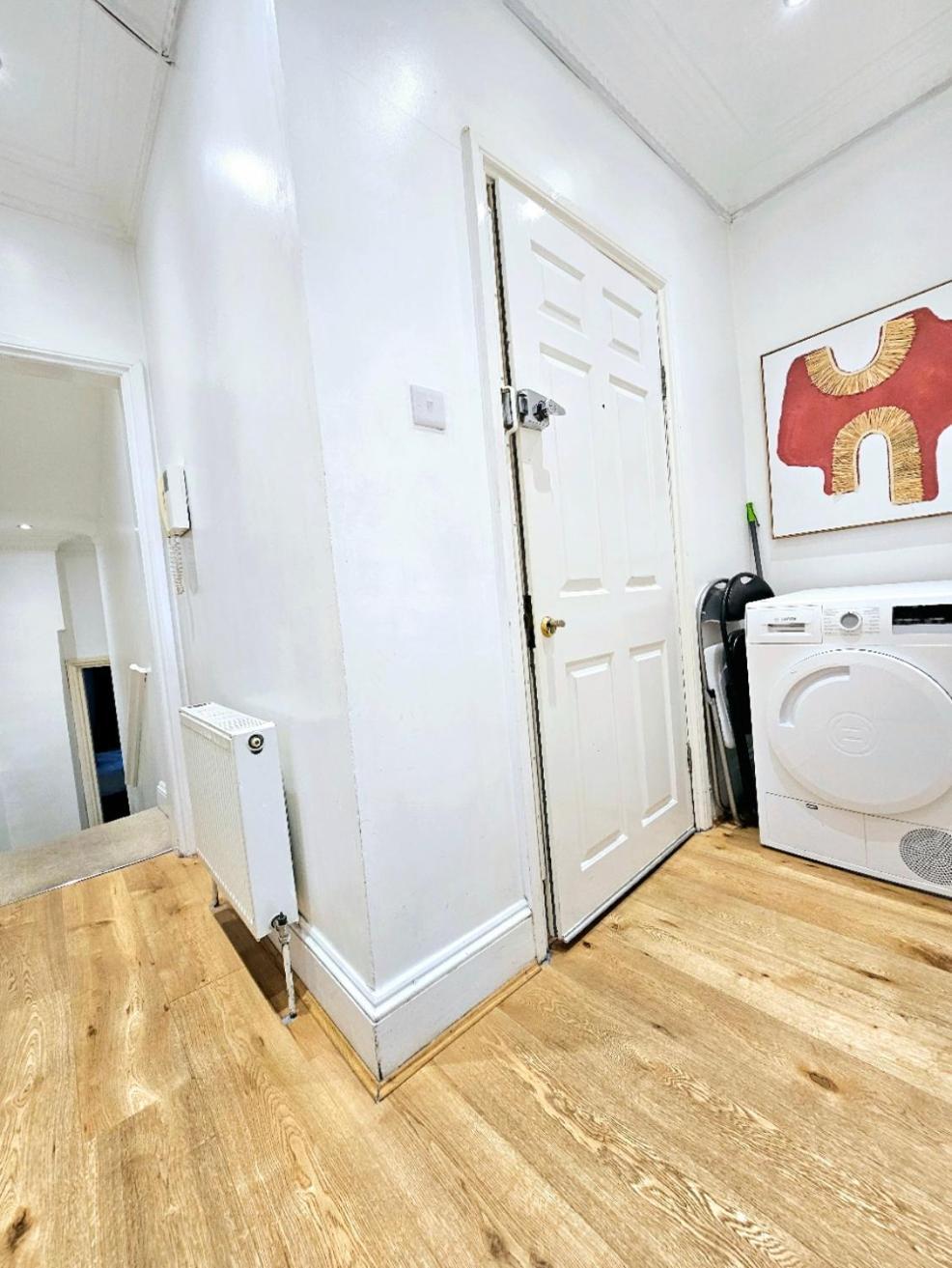 Appartement Charming With Private Balcony, On 1st Floor, With 2 Bathrooms, 3 Min Walk To Earl's Court Station