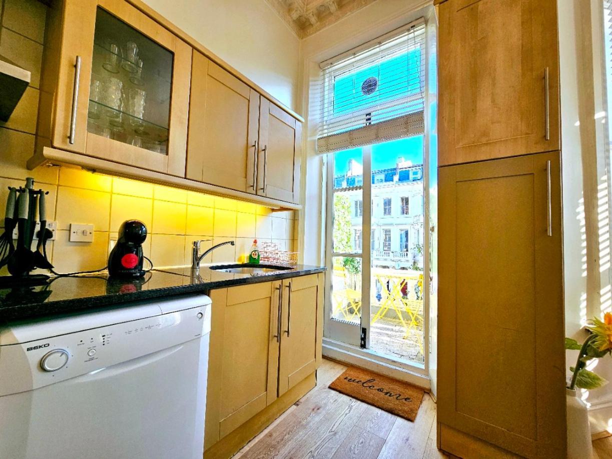 Charming With Private Balcony, On 1st Floor, With 2 Bathrooms, 3 Min Walk To Earl's Court Station Apartamento *