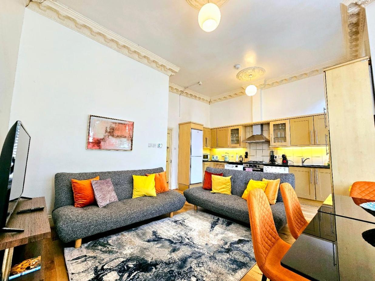 Apartamento Charming With Private Balcony, On 1st Floor, With 2 Bathrooms, 3 Min Walk To Earl's Court Station