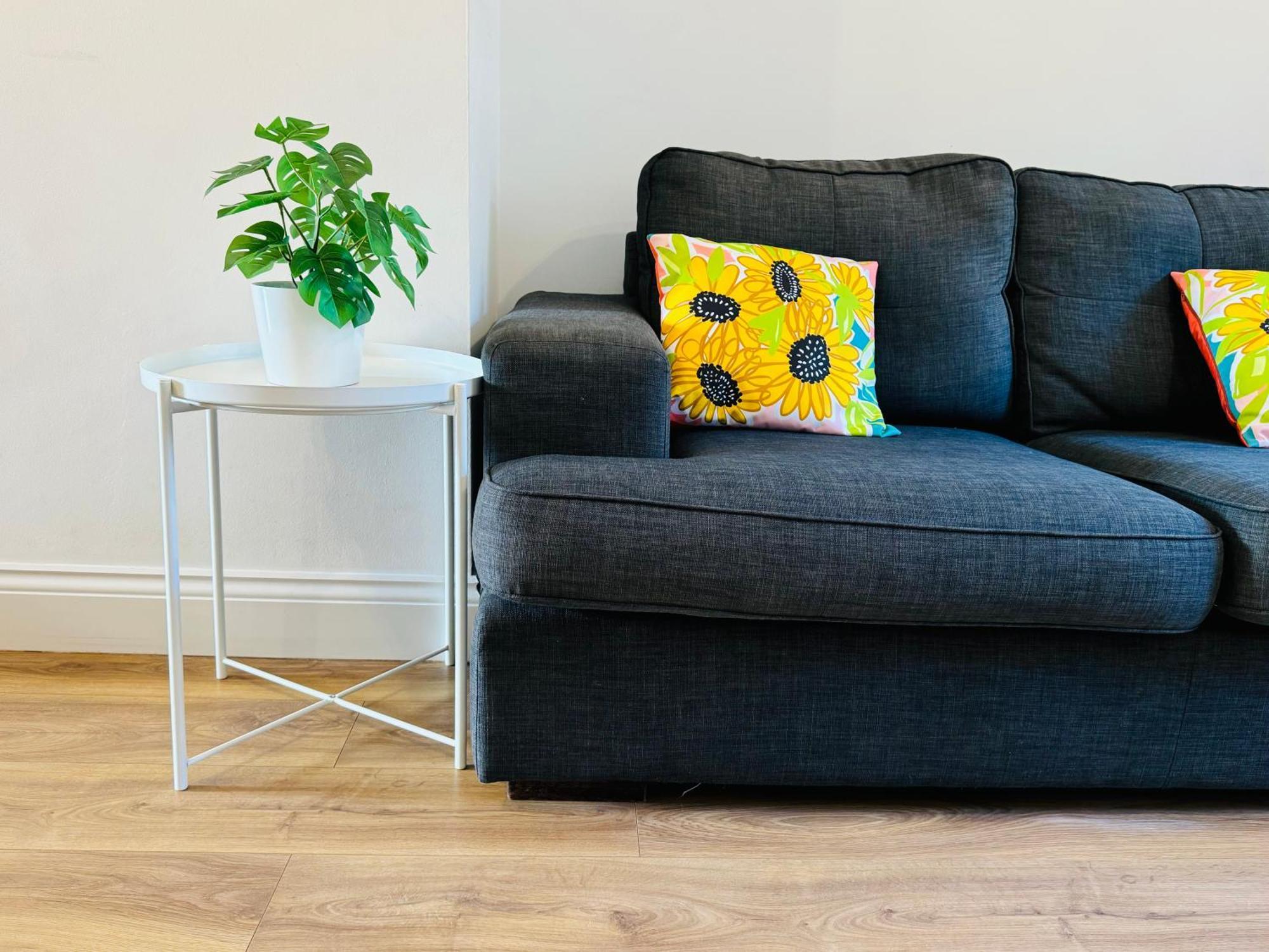Earlsfield - Two Bedroom Flat *