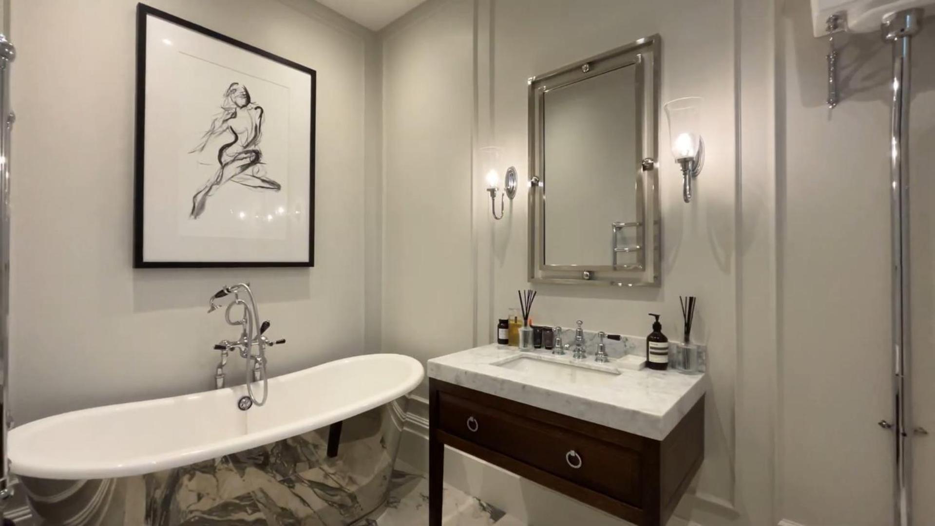 Exceptional Three-bedroom With Three En-suite Bathrooms Londres