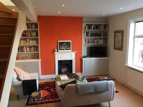Stylish Floor 1 Bed Flat In West Hampstead Appartement